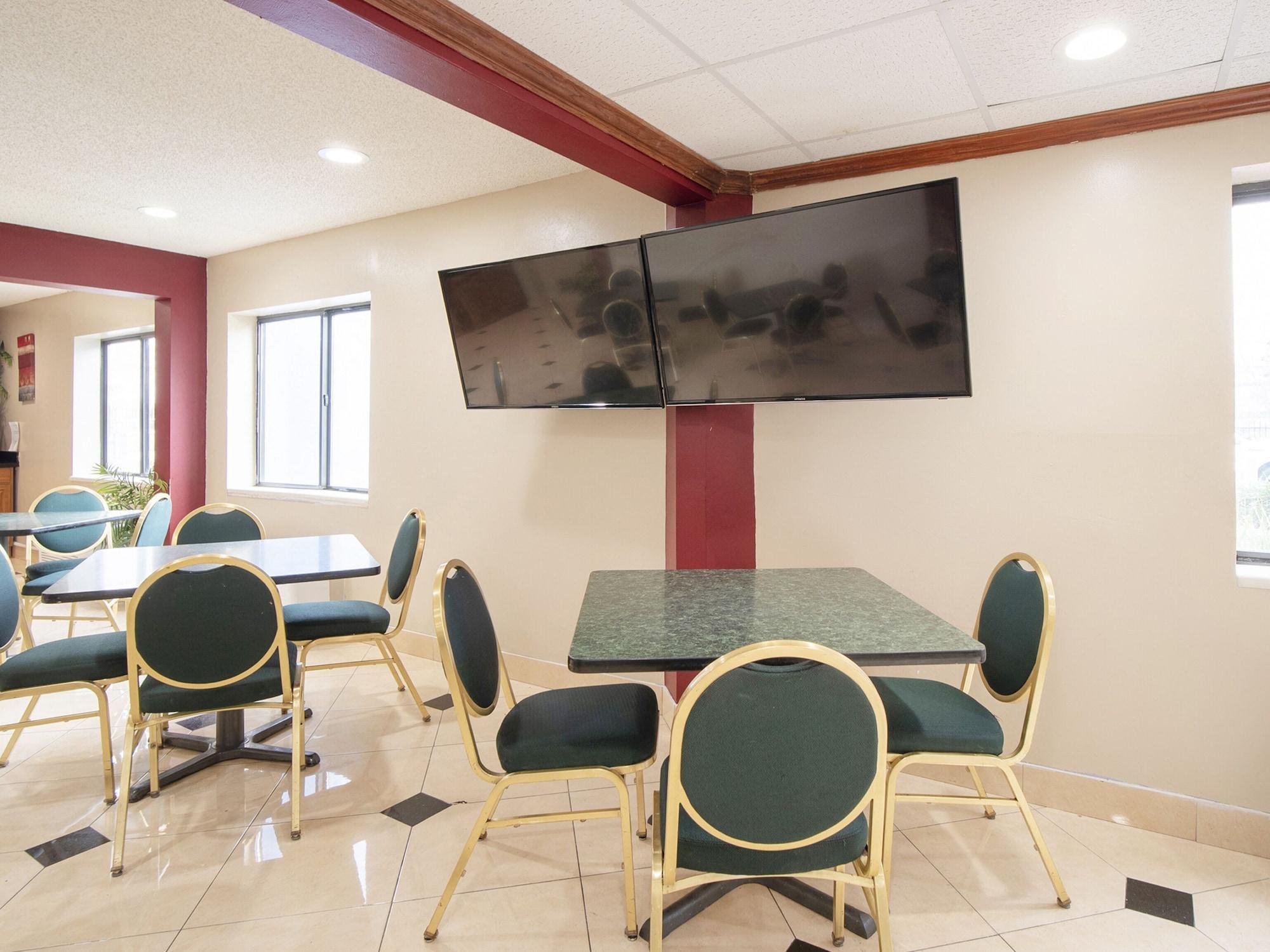 ホテル Oyo Townhouse Houston Airport North エクステリア 写真