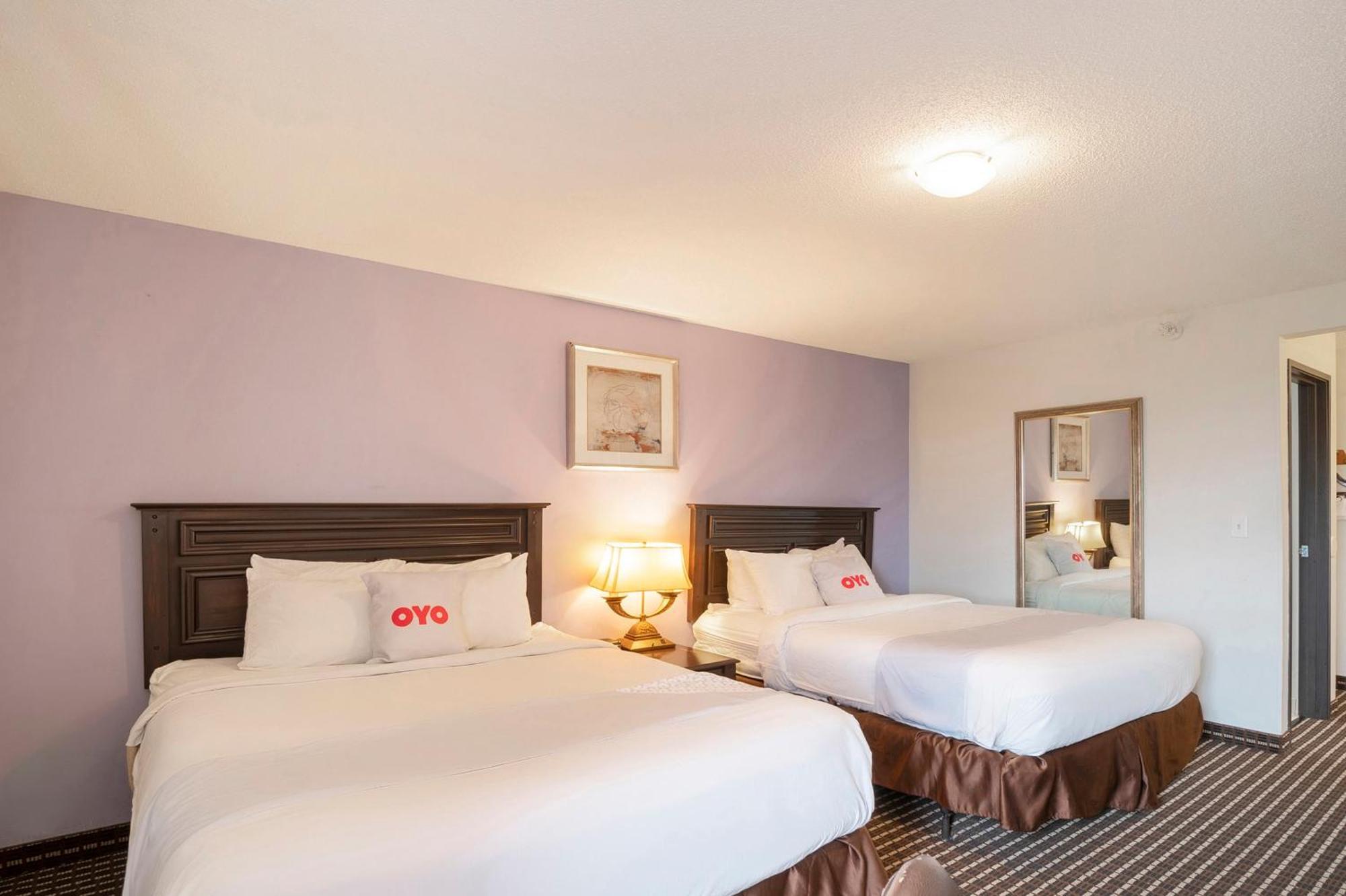ホテル Oyo Townhouse Houston Airport North エクステリア 写真