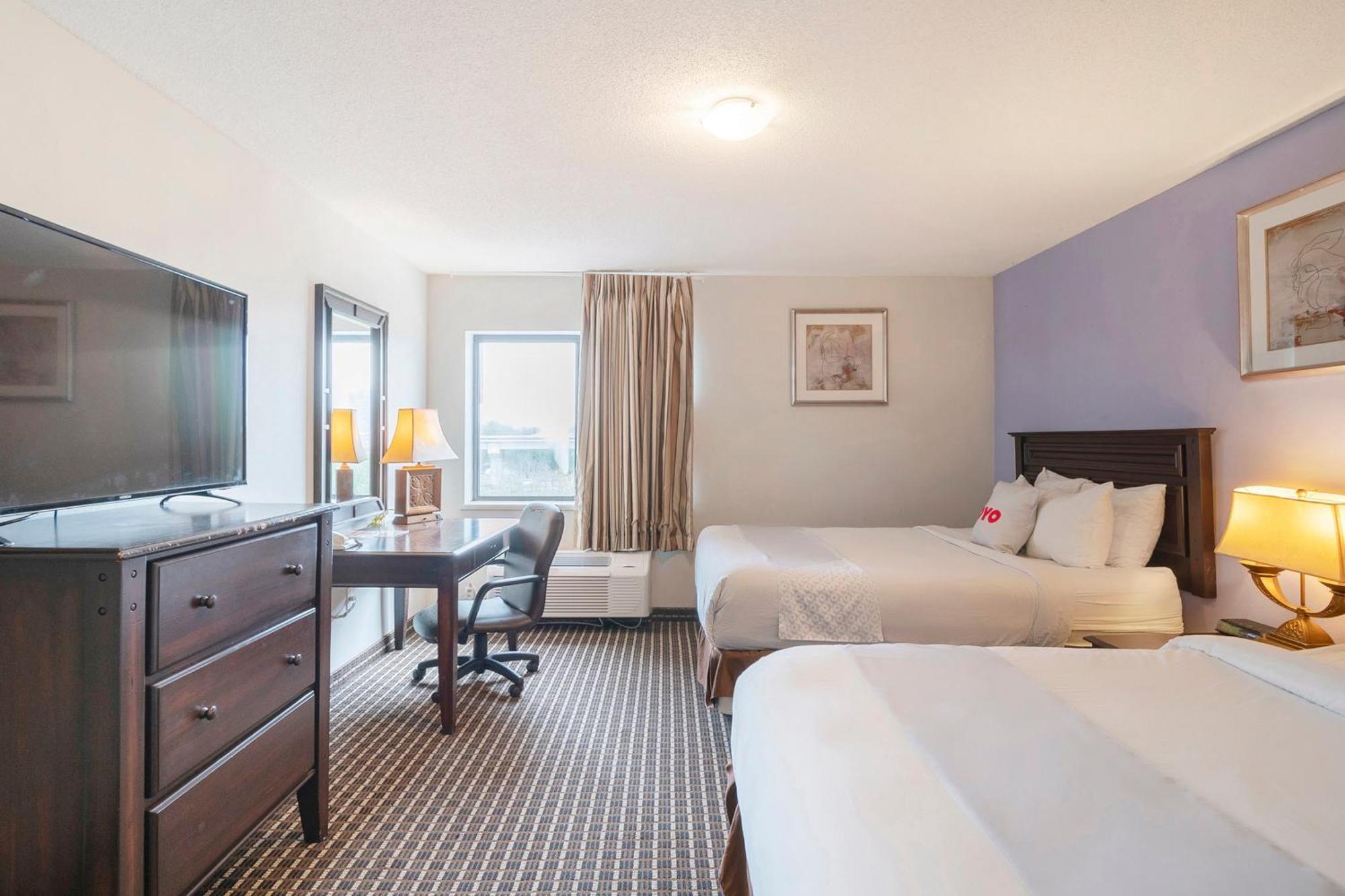 ホテル Oyo Townhouse Houston Airport North エクステリア 写真