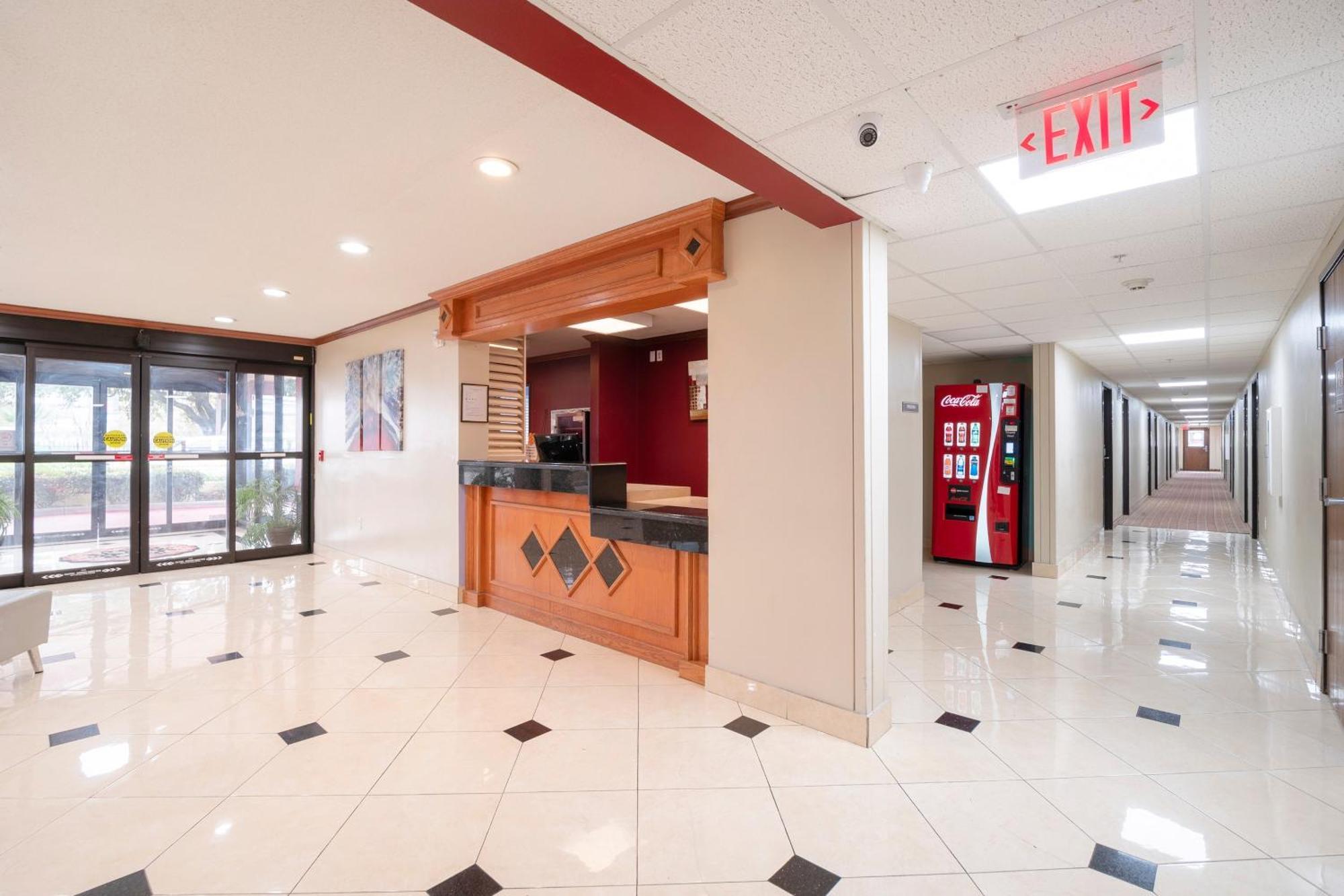 ホテル Oyo Townhouse Houston Airport North エクステリア 写真