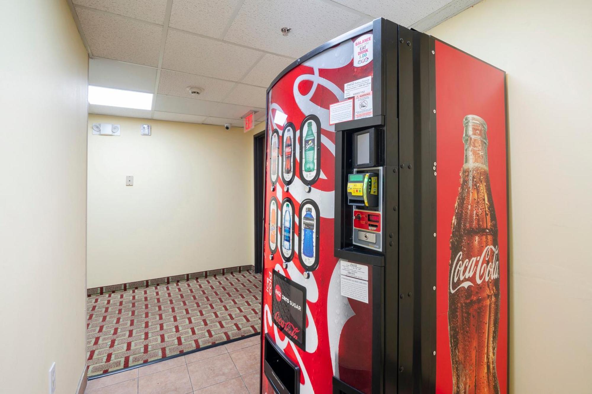 ホテル Oyo Townhouse Houston Airport North エクステリア 写真