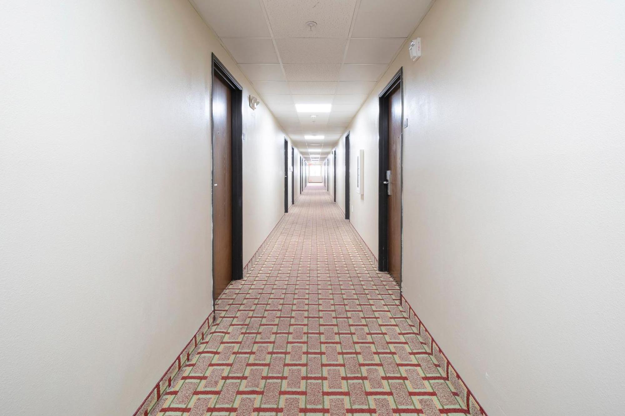 ホテル Oyo Townhouse Houston Airport North エクステリア 写真