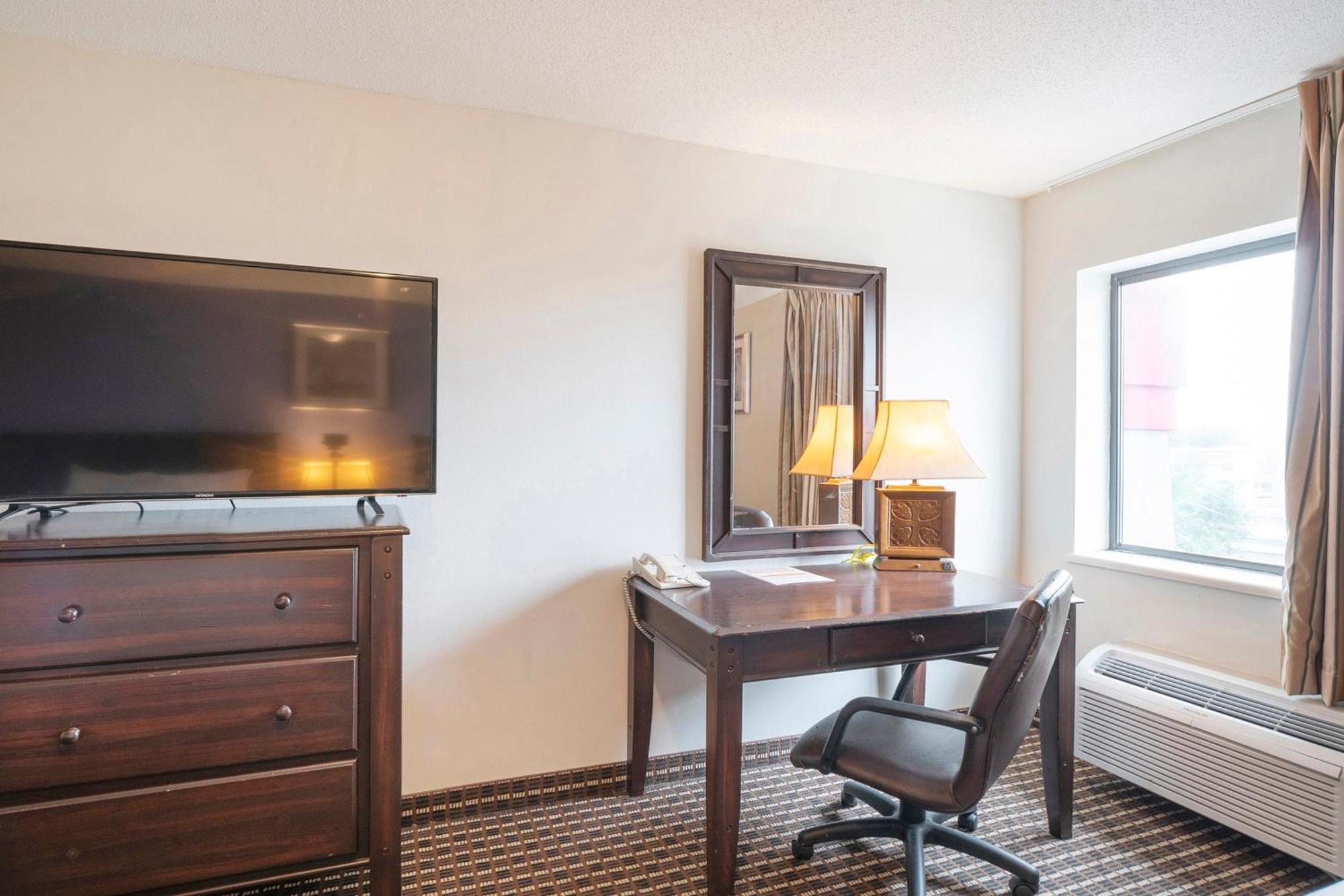 ホテル Oyo Townhouse Houston Airport North エクステリア 写真